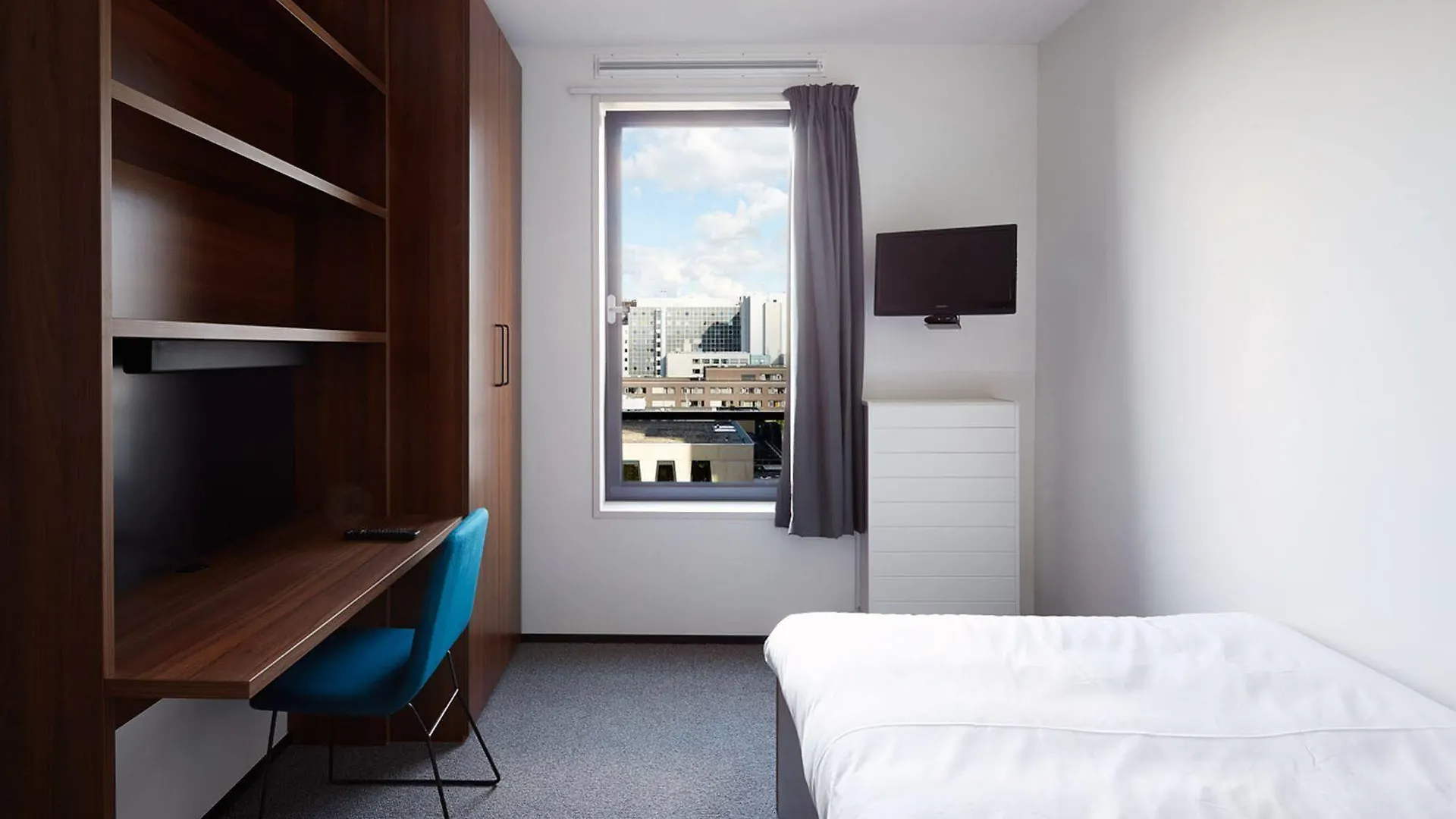 The Social Hub Amsterdam West Hotel 3*,
