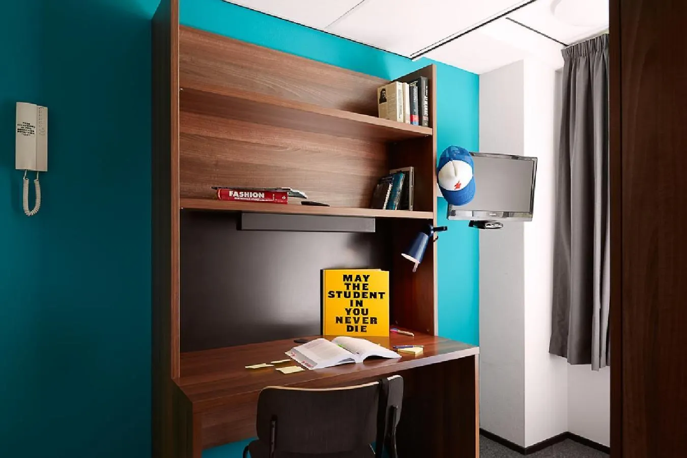 The Social Hub Amsterdam West Hotell 3*,