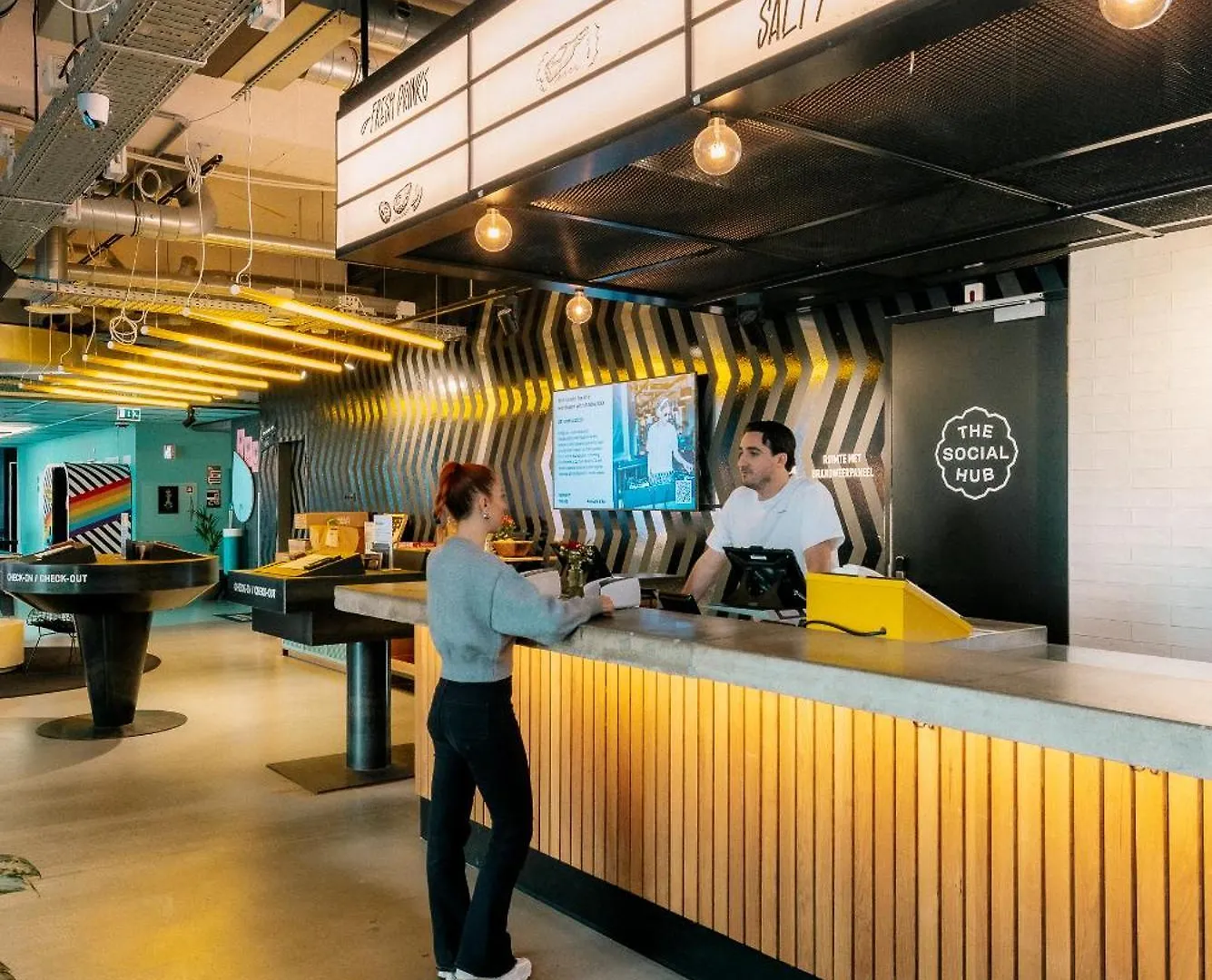 Отель The Social Hub Amsterdam West 3*,